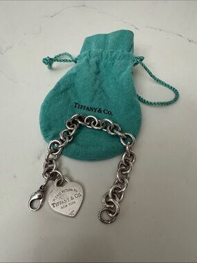 Tiffany & Co. Sterling Silver Oval Link Heart Tag Bracelet - Turquoise Pouch